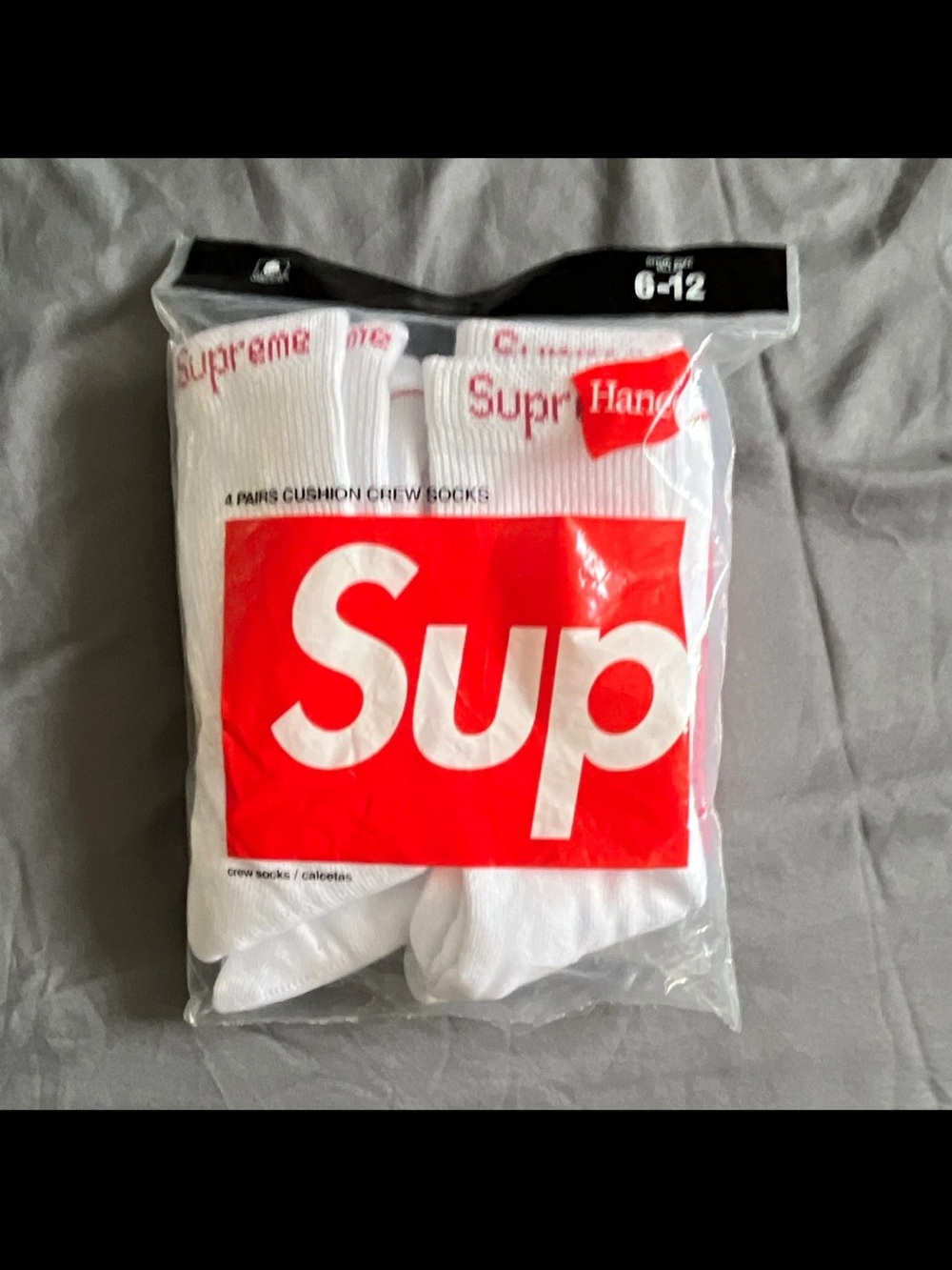 Hanes x Supreme Men’s Cushioned Crew Socks 4-Pair Pack Logo White/Red